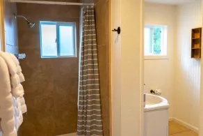 Hawks Nest- Perfect Getaway in Shaver Lake - Image 3