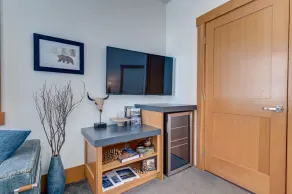 A Peaceful Mountain Retreat in one of Banff's Most Elegant Homes - Image 4