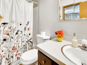 Family Friendly 3 BR 2 Bath Duplex Sleeps 9! - Image 3