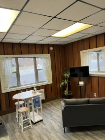 Rustic 1900 building turned cozy studio - Image 4