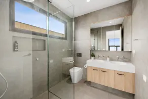 Luxury Townhouse in the middle of town. - Image 3