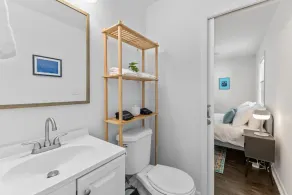Retro Oaks - 1960s Inspired & Pet Friendly Downtown Raleigh Oasis - Image 2