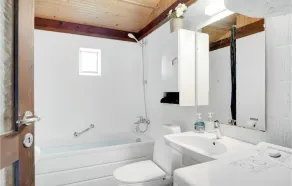 Pet Friendly Home In Tisvildeleje - Image 2