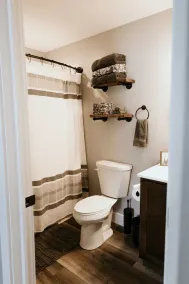 Walkable to Town, 3 Bed 2.5 Bath - Image 3