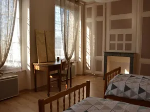 Casa histórica con amplio jardín y comodidad moderna en Nonvilliers - Image 4