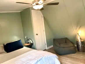 Relaxing Scenic 2-Bedroom Retreat With Private Hot Tub - Image 4