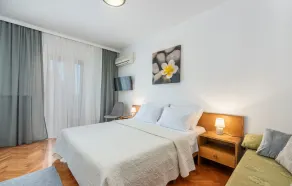 Two-Bedroom Apartment Antonela I - Image 4