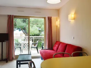 Appartement Golfe Juan, 2 pieces, 4 personnes - FR-1-252-139 - Image 2