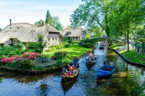 Beach House Giethoorn - Image 3