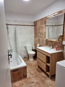 T2 4*,quartier des peintres, calme, plages & centre à pied ,parking privé - Image 3