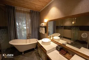 Tropical backyard & Luxury wooden villa, 5 min to local night market, 10 to Mall - Image 2