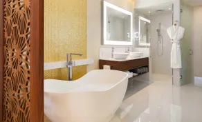 Spacious Two Bedroom Suite....Amazing Pools including a Lazy River - Image 2