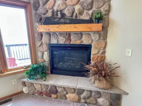 4 Bedroom, 2 Bath Upper and Lower Sleeps 14 - Image 3
