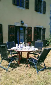 1896 Farmhouse 5 Rooms 9 Guests. Great Nature in Farming Country. - Image 5
