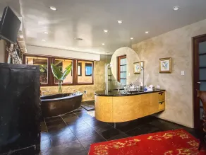 Balinese Resort Style Home - Image 4