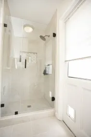 Grand Piano, Stocked Kitchen, Modern Decor - Image 4
