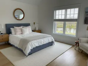 Bridgehampton on Private Cul-de-sac overlooking pond - Image 3