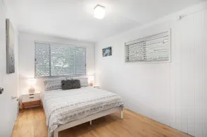 Great low-set beach house! - Image 3