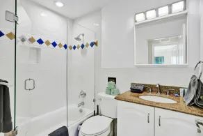 Deluxe 5BR Home near Beach - Image 4