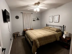 Beautiful cozy2 bedrooms located in a safe community just minutes from downtown. - Image 3