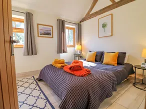 LADYCROFT BARN, family friendly, with a garden in Ashbourne - Image 4