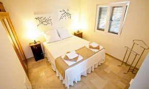 Beach Front Villa, Private Garden, In Quiet Bay, With Boat Mooring - Image 5