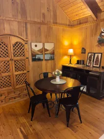 Serenity Now - Family and pet friendly, hot tub, firepit, deluxe peaceful retrea - Image 5
