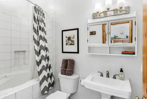 Chic Downtown Loft W / Great Views! - Image 3
