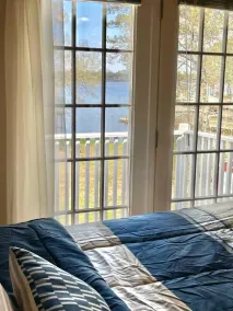 Beautiful fully furnished lakefront house - Image 5