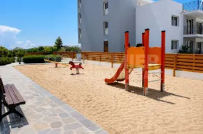 2BR Apartment with Pool - Luna by Premier - Image 2