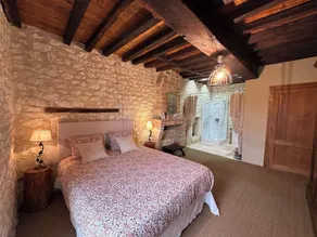 Character house in the quiet countryside in the Bordeaux vineyards - Image 4