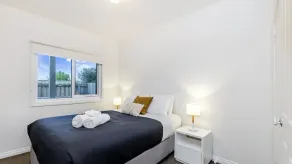A fully self contained townhouse that offers sensational ocean views. - Image 5