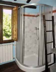 Stenbolig i traditionel stil med privat pool - Image 3