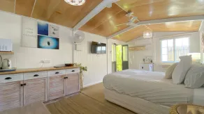 A cosy private studio situated in the heart of Exmouth. - Image 5