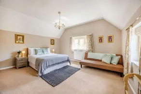 Traditional Cotswold stone cottage sleeps 7 guests in 3 bedrooms - Little Mullions - Image 4