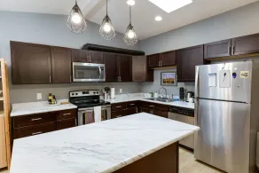 Modern, pet friendly1/3 acre home just 25 minutes to downtown Portland - Image 5