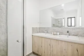 Spacious 4-Bed Home with Private Outdoor Area - Image 3