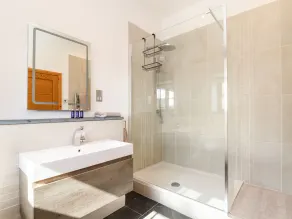 ROSEWARRICK COTTAGE, romantic, with hot tub in Lanivet - Image 3