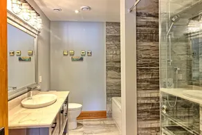 Splendido cottage per famiglie con 8 letti e 6 bagni sul lago Rosseau! Sala Muskoka! Tavolo da biliardo! - Image 5