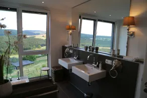 LUXE NOUVELLE CONSTRUCTION dans un emplacement privilégié: Eifel, Nuerburgring, A61, vue panoramique - Image 2