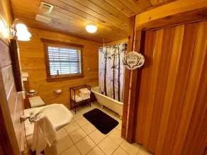 Log Cabin Escape at D~Oasis Ranch - Image 4