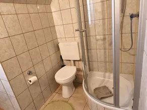 House Storm - Apartment 3 - Image 3