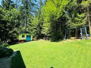 Haus-Daxberg-idyllisch-gelegen-im-Bayerischen-Wald-Ferienwohnung-mit-Zimmer-Kueche-Bad - Image 2
