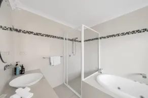3-Bed with Beach Views and Entertainment Area - Image 4