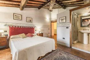 Villa Etra: una villa elegante y acogedora de dos pisos en el estilo característico de la campiña toscana. - Image 4