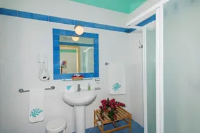Triple room, central, on the beach - Image 3
