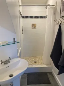 Private  Spacious  Pet Friendly  Studio / Loft - Image 2