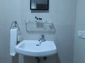 Luxury apartment at Chennai Old Mahabalipuram Road - Image 5