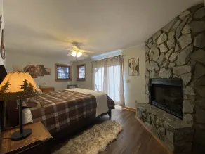Cabin with a beautiful few at 4,700 feet in elevation - Image 4