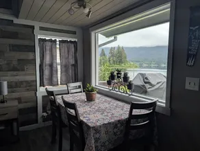 Quaint, two bedroom cabin, On Lake Quinault.\"  - Image 5